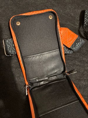 Bonendis leather phone case new with strap