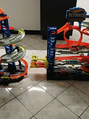Hotwheels Ultimate Garage σαν καινούργιο, σετ 2 τεμαχίων