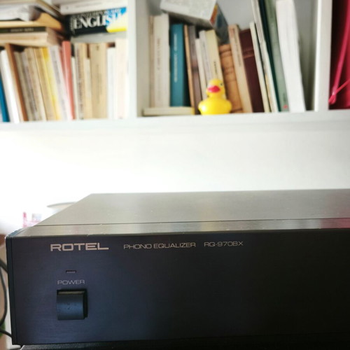 Ηχοσύστημα Marantz μεταχειρισμένο με Rotel RQ-970BX phono equalizer και ηχεία