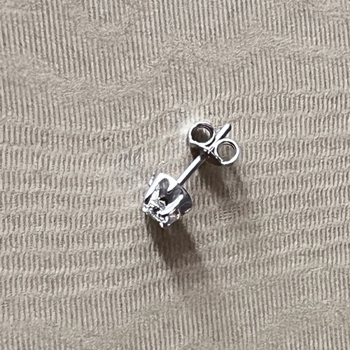 Single white gold k14 earring with zirconia new