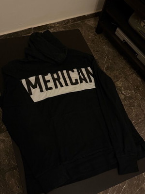 American Eagle sweatshirt with hood like new, size Medium