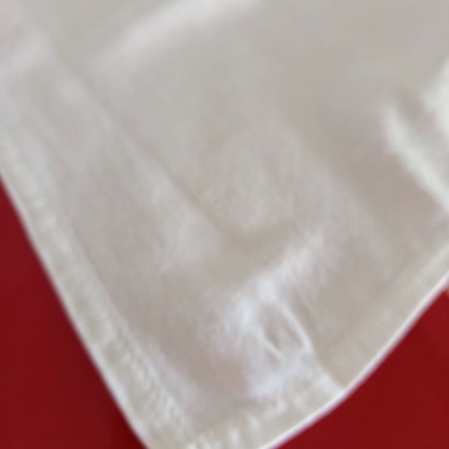 Handmade White Tablecloth with Damask Jacquard Patterns 135x162 cm like new