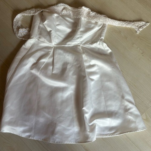 White wedding dress like new, medium size, party and bachelorette