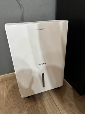 Gree Dehumidifier like new
