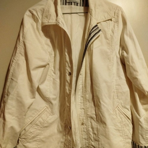 White jacket like new, size S for spring and autumn