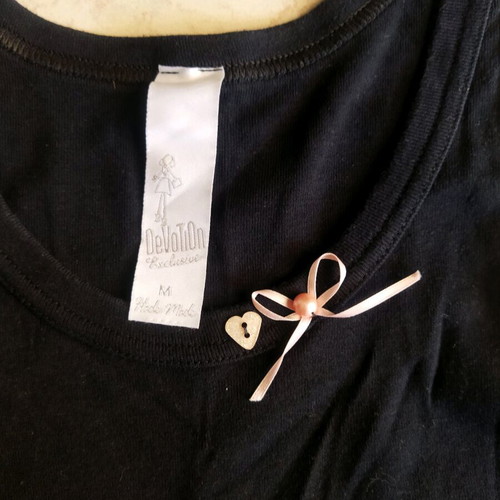 Devotion sleeveless blouse medium black like new
