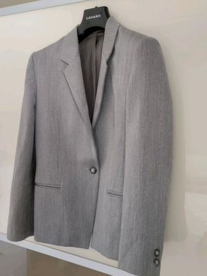 Women's gray jacket like new, classic fit, size L