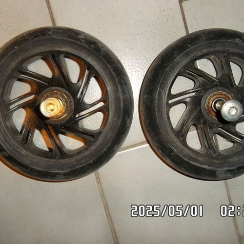 Skate wheels used, set of 4, one double, functional