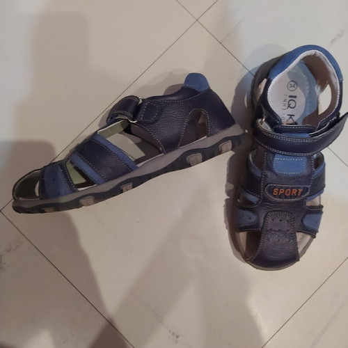 Boys' sandals like new, size 34