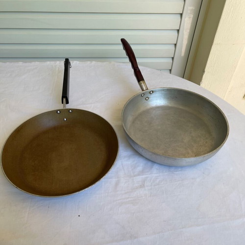 Set of used vintage kitchen items