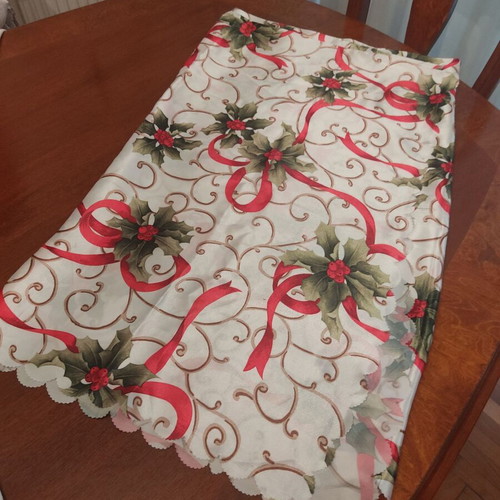 Christmas Tablecloth alekiasto like new