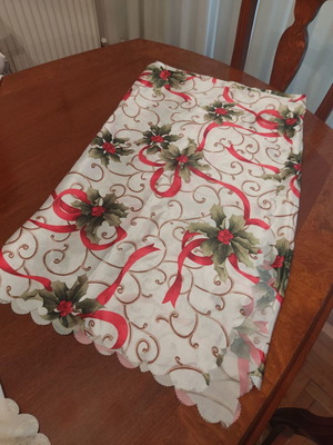 Christmas Tablecloth alekiasto like new