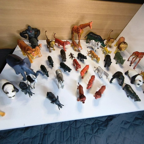 Educational jungle and savanna animals like new, over 40 pieces