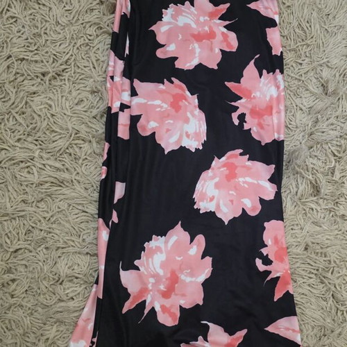 Maxi dress black floral like new, size M