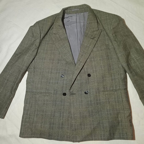 Suit with checkered pattern in gray, like new