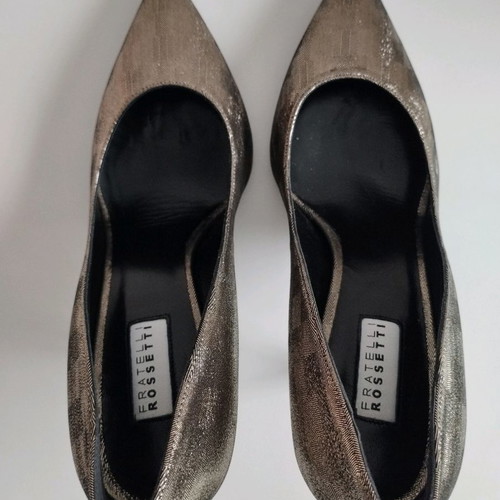 Fratelli Rossetti pumps used, size 38.5, metallic gold