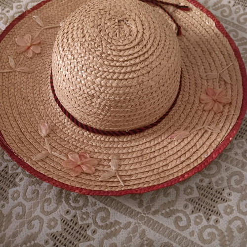 Straw hat like new