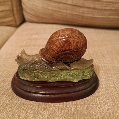 Snail figure on wood 13x8 cm like new