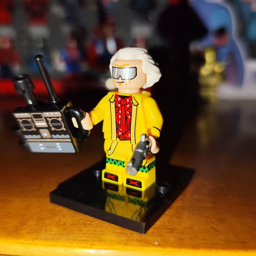 Emmett Brown figure from Back To The Future 2 like new with accessories