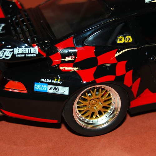 Plastic model Porsche Taisan 1/24 new