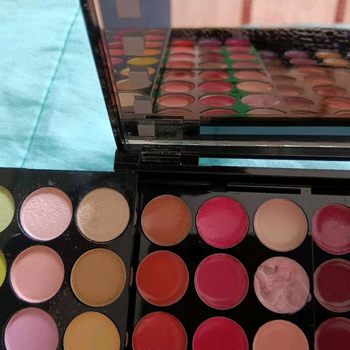 Make Up Studio Sephora Palette collectible with mirror and stands