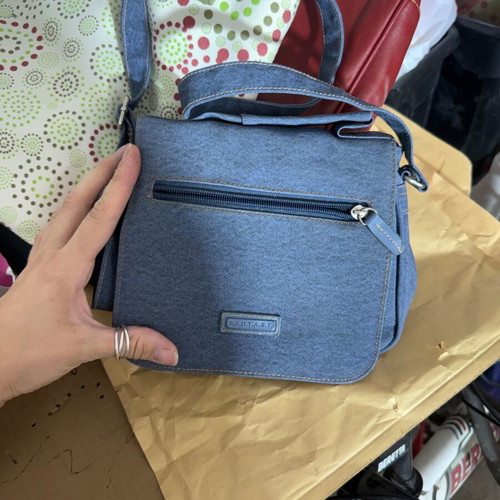 Denim-effect shoulder bag with multiple compartments