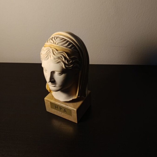 Thea Hera statuette used with scratch