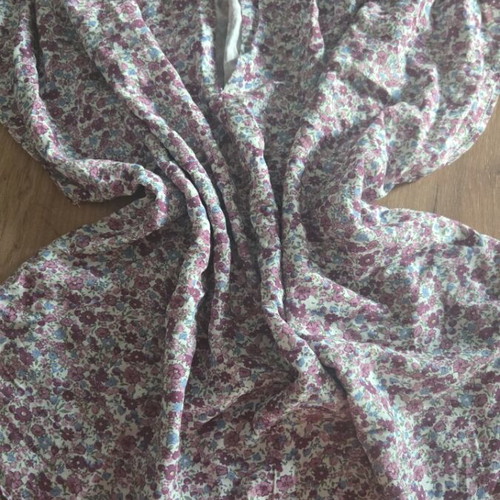 Floral blouse like new, one size, colorful