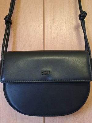 Dkny black leather crossbody bag like new with knot design strap