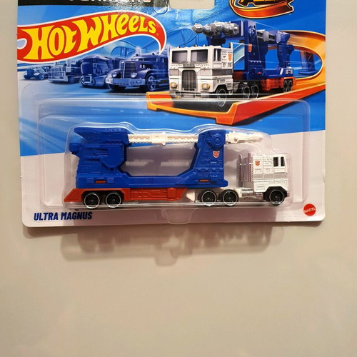 Hot Wheels x Transformers Ultra Magnus new