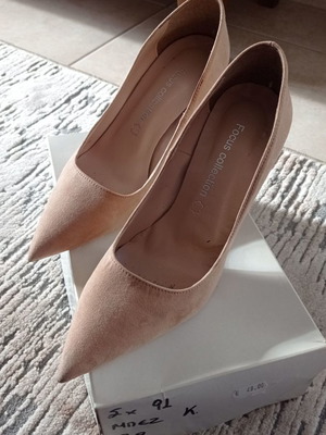 Focus pumps used, size 38, pink suede, 10cm heel