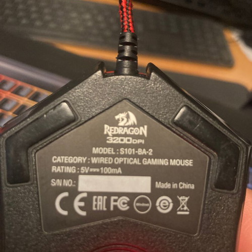 Redragon S101-BA-1 mouse used with removable weights
