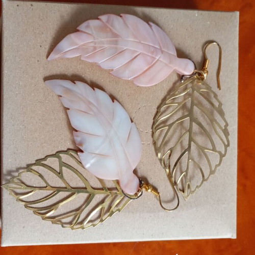 Handmade earrings pink and gold, new, dangling