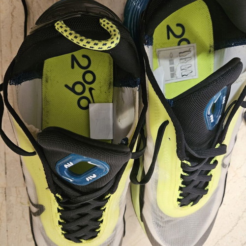 Nike Air Max 2090 sneakers like new, size 45, black and green