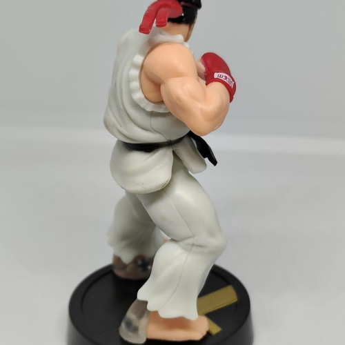 Ryu Street Fighter Amiibo figure Nintendo like new