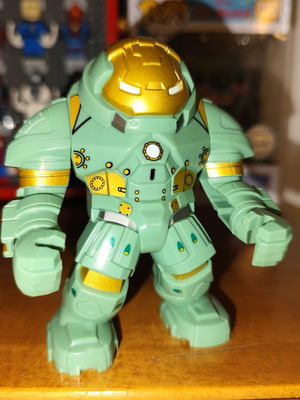 Hulkbuster Iron Man MK 37 figure like new