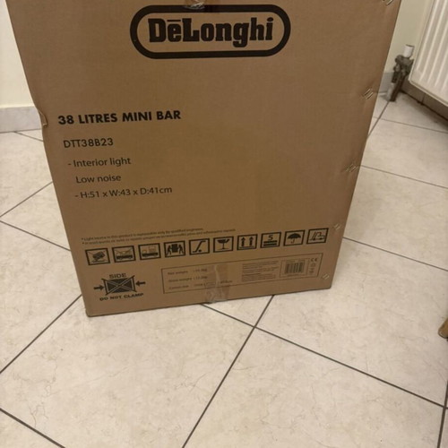 Delonghi mini bar new thermoelectric fridge 38.1 liters black