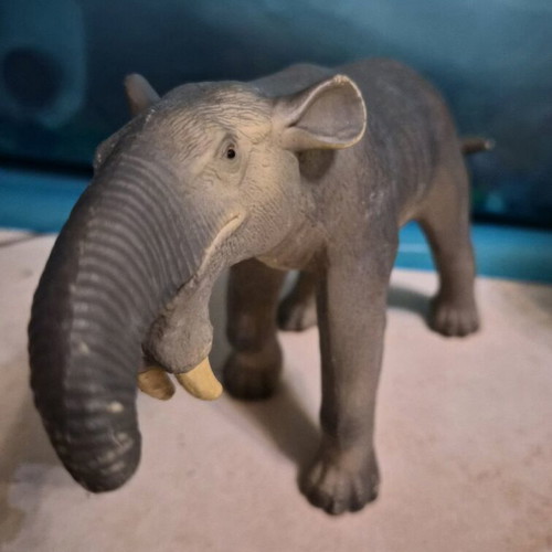 BULLYLAND Prehistoric Deinotherium Tusk Elephant like new