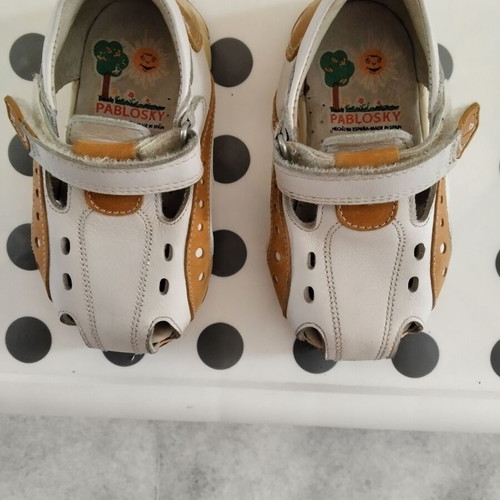Pablosky leather sandals size 21 like new