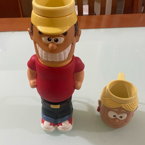 Tradefinders collectible mugs boy and girl in excellent condition
