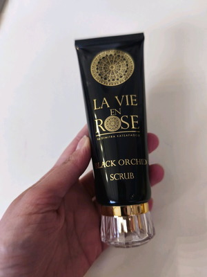Scrub προσώπου La Vie En Rose Black Orchid σαν καινούργιο