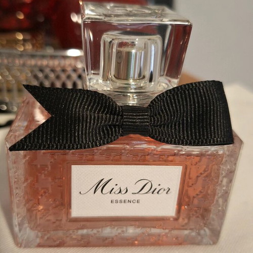 Miss Dior Essence De Parfum 50ml like new
