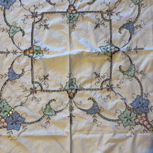 Square table linen used 102x102 cm