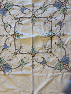 Square table linen used 102x102 cm