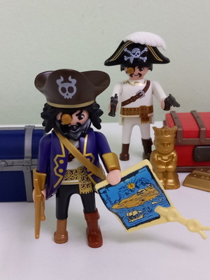 Playmobil pirates set with accessories used