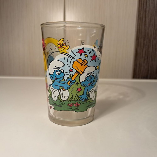 Smurfs Collectible Glass Cup Amora 1996 new