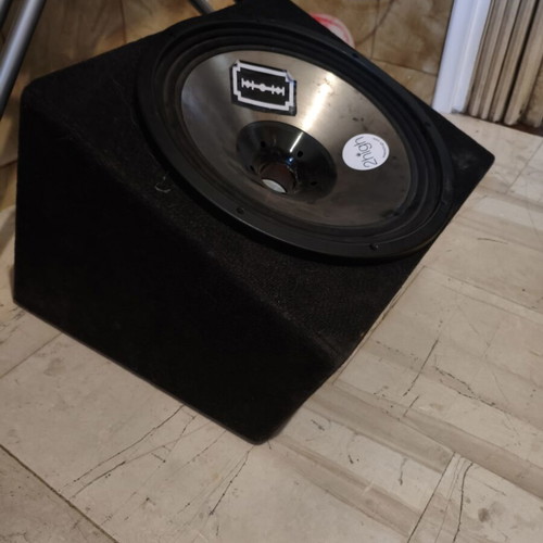 TRF subwoofer 15 inch 300 RMS