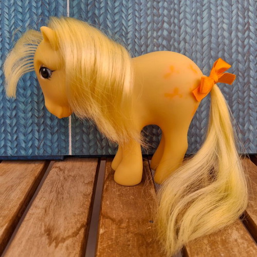 My Little Pony Butterscotch El Greco used with yellow shoes