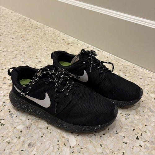 Nike athletic shoes size 40 used, black