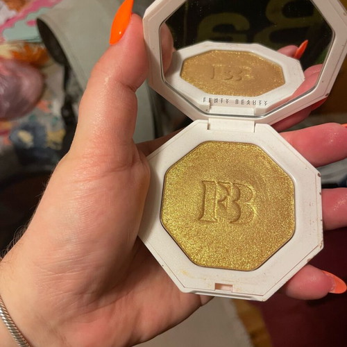 Fenty Beauty Trophy Wife Highlighter like new